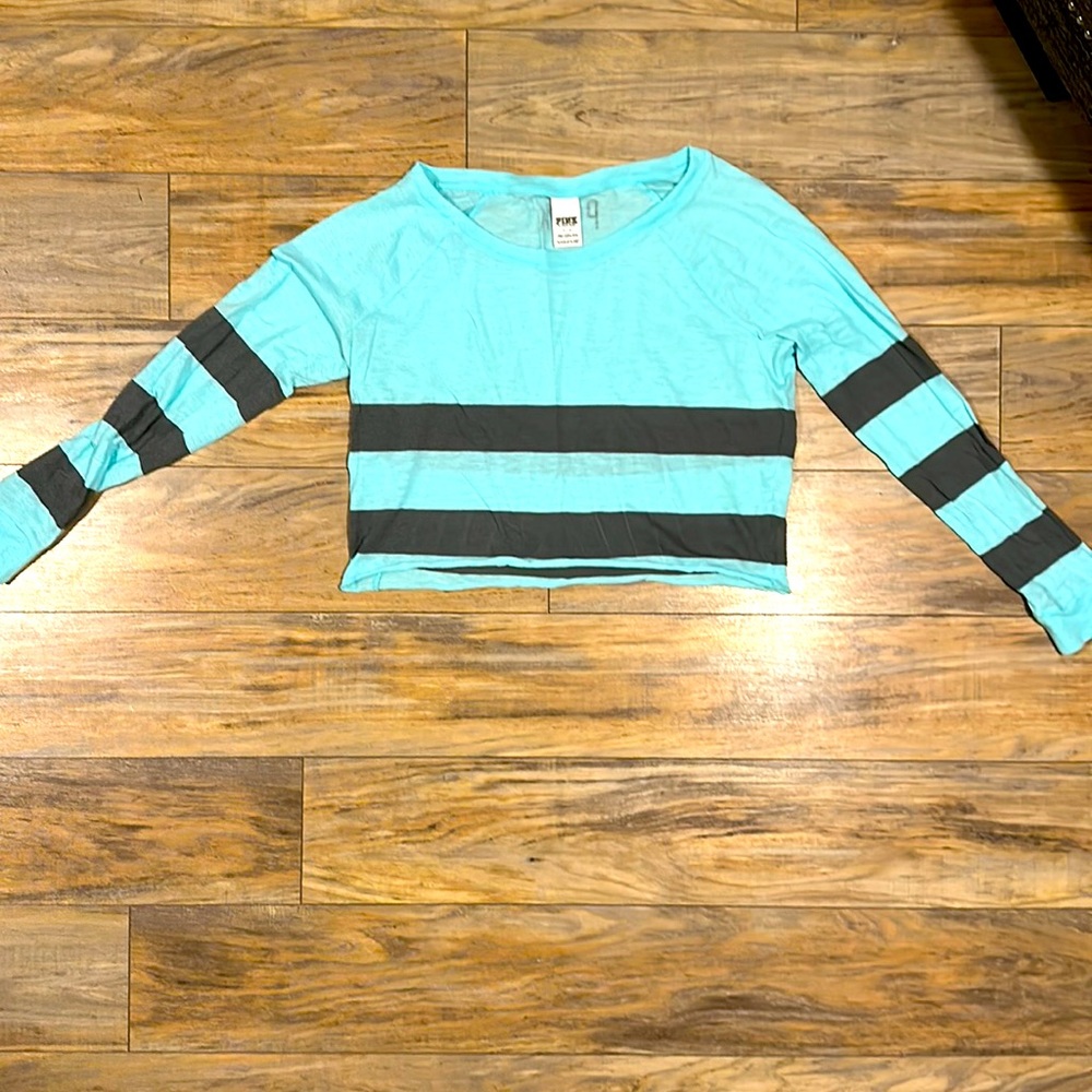 Woman’s Long Sleeve Crop Top